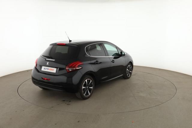 Peugeot 208 image 6