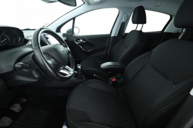 Peugeot 208 image 2