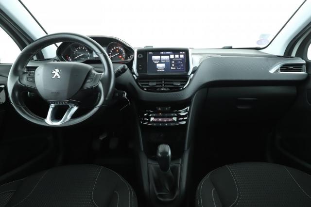 Peugeot 208 image 6