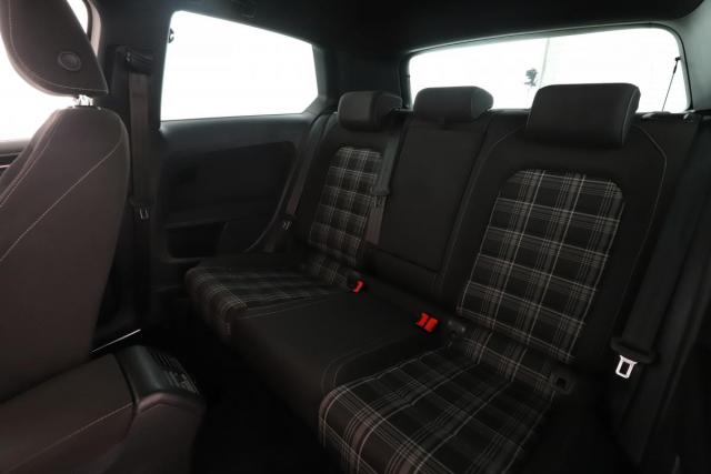 Volkswagen Golf image 6