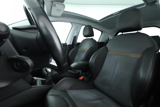 Peugeot 208 image 8