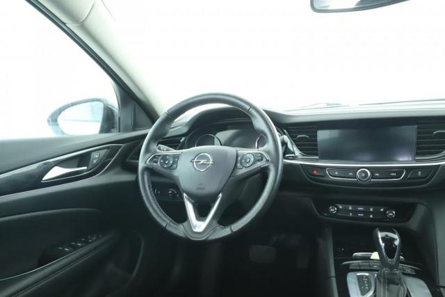 Opel Insignia image 2