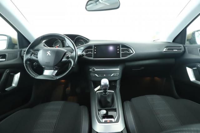 Peugeot 308 image 8