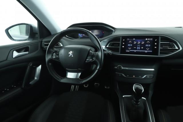 Peugeot 308 image 1