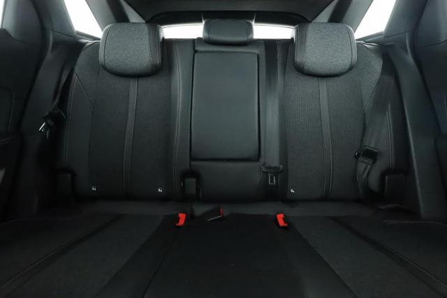 Peugeot 3008 image 2
