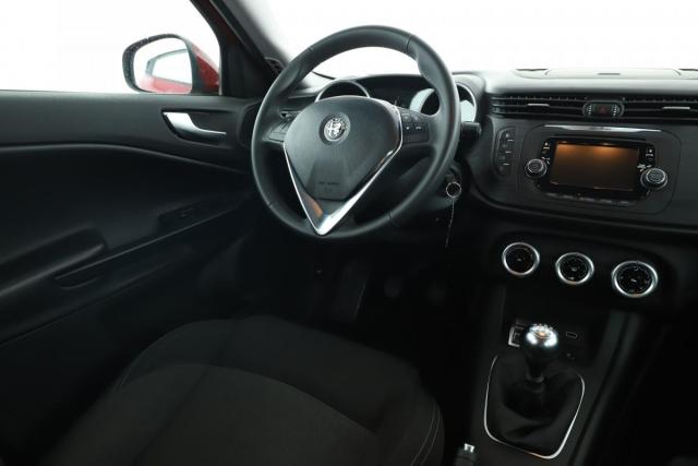 Alfa Romeo Giulietta image 2