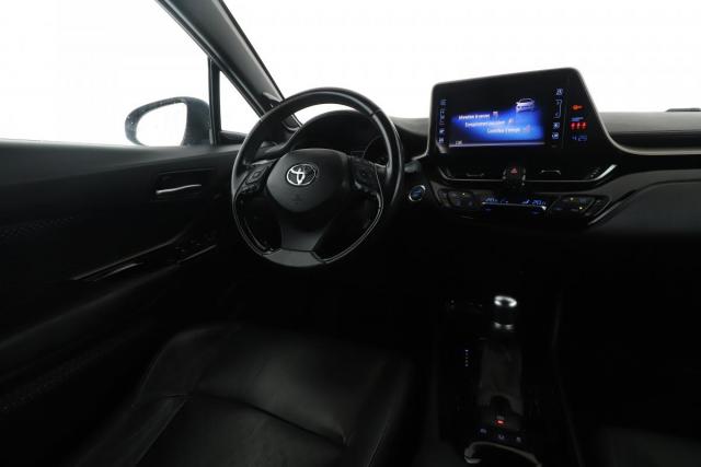 Toyota C-Hr image 8