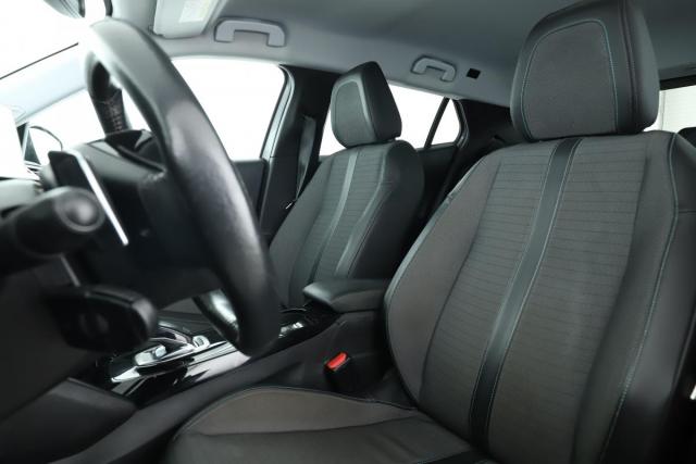 Peugeot 2008 image 7