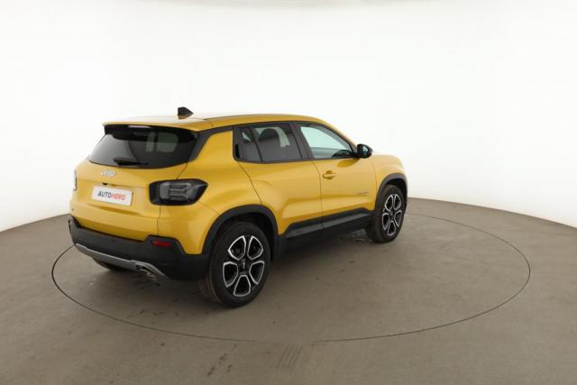 Jeep Avenger image 9