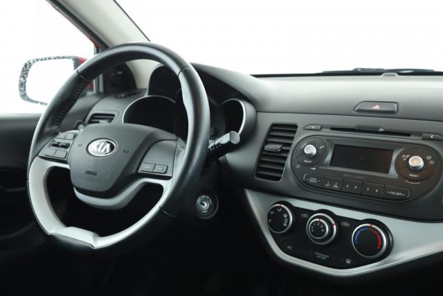 Kia Picanto image 9