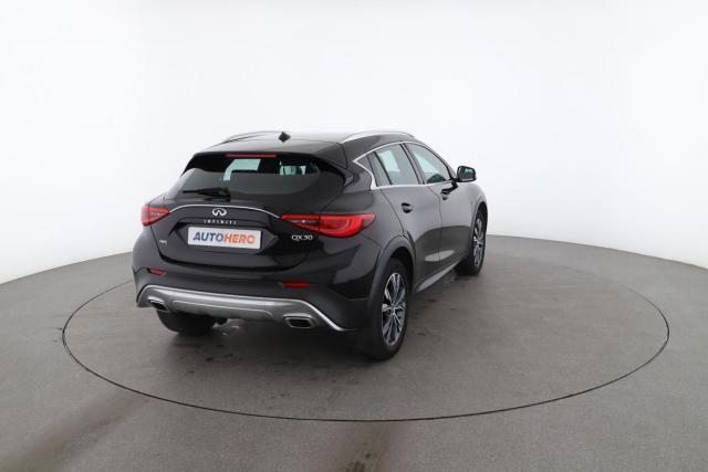 Infiniti Qx30 image 4