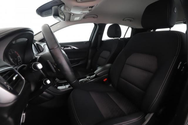 Infiniti Qx30 image 2