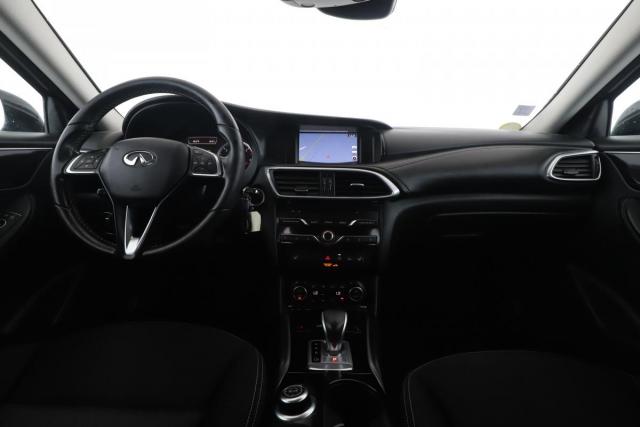 Infiniti Qx30 image 6