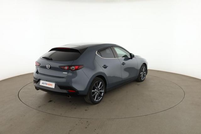 Mazda 3 image 8