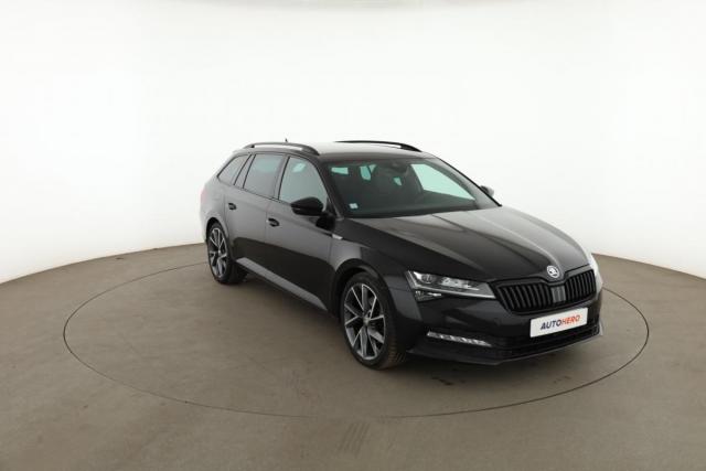 Skoda Superb Combi image 8