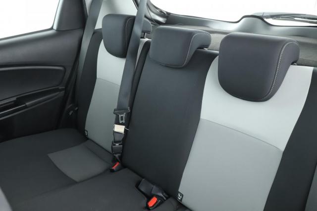 Toyota Yaris image 2