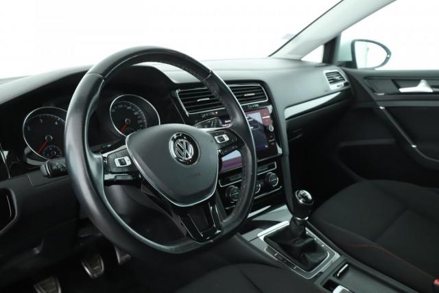Volkswagen Golf image 6