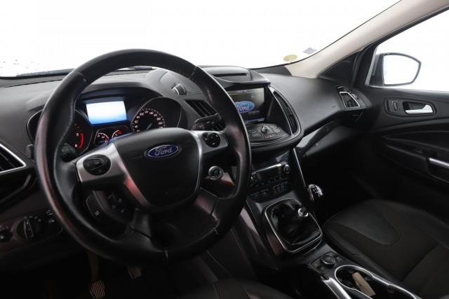 Ford Kuga image 3