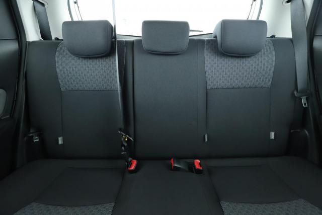 Toyota Yaris image 2