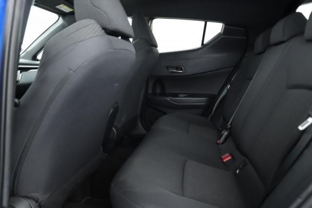 Toyota C-Hr image 9