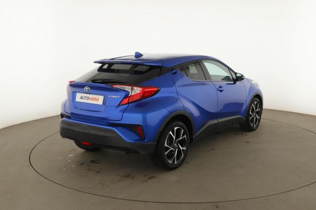 Toyota C-Hr image 8