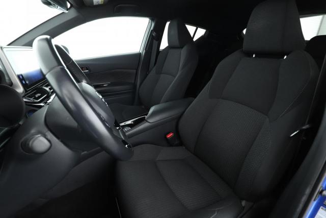 Toyota C-Hr image 6