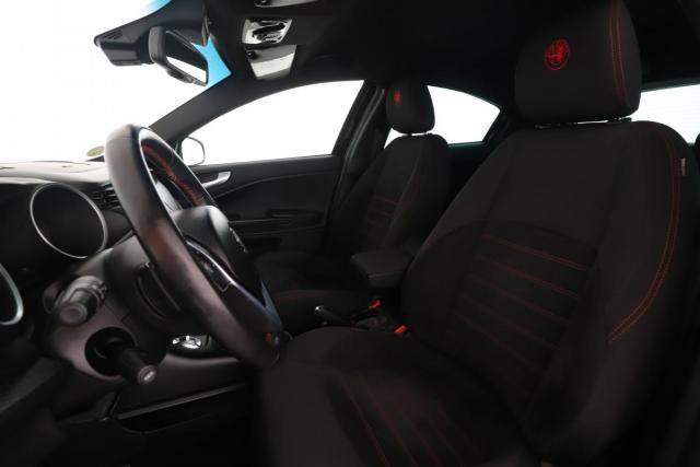 Alfa Romeo Giulietta image 8