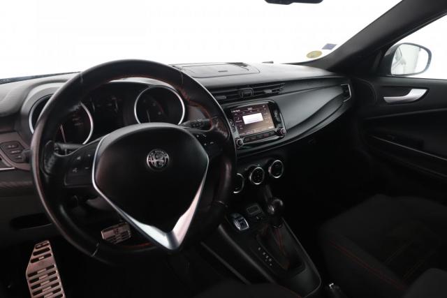 Alfa Romeo Giulietta image 4