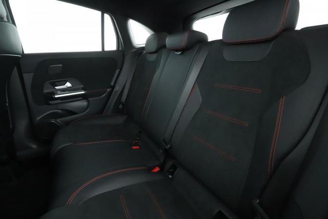 Mercedes Benz Gla image 4