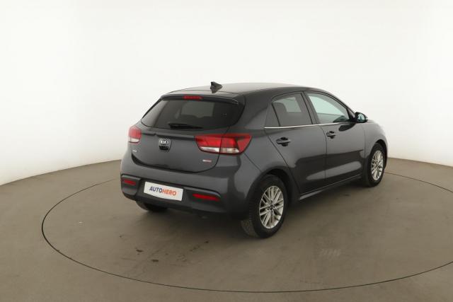 Kia Rio image 8