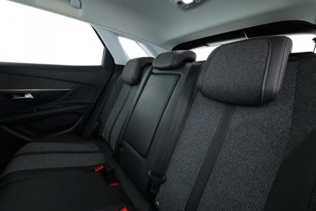 Peugeot 3008 image 8