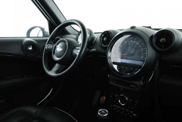 Mini Countryman image 8