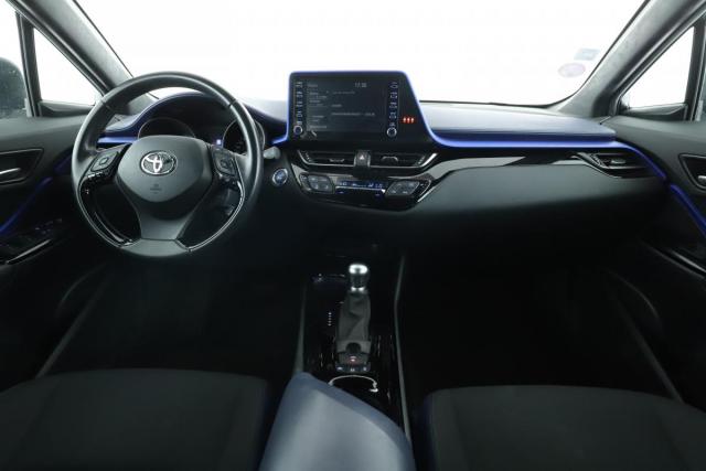 Toyota C-Hr image 2