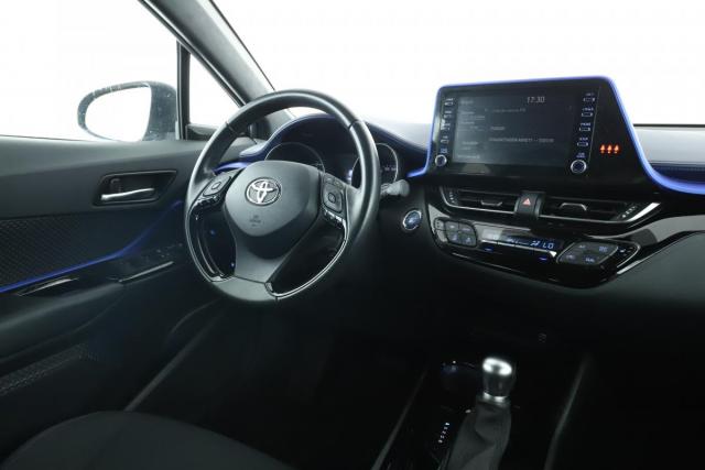 Toyota C-Hr image 1