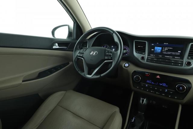Hyundai Tucson image 3