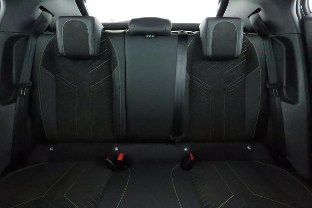 Peugeot 2008 image 7