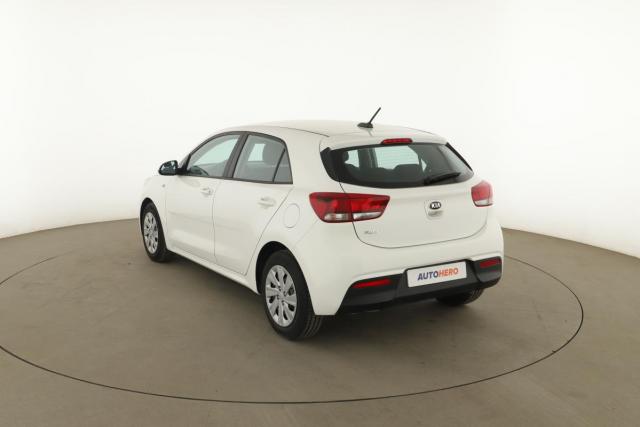 Kia Rio image 5