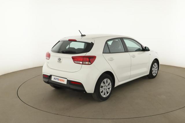 Kia Rio image 4