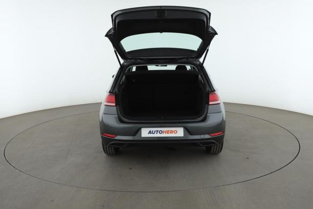 Volkswagen Golf image 2