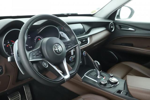 Alfa Romeo Stelvio image 1