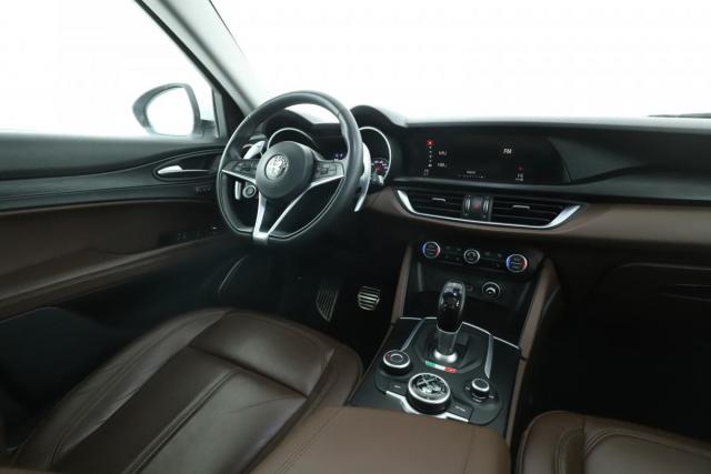 Alfa Romeo Stelvio image 3