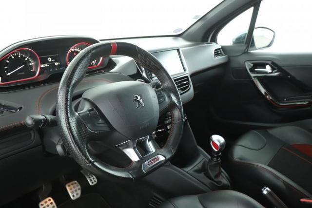 Peugeot 208 image 1