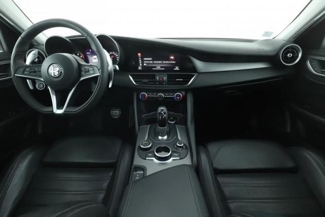 Alfa Romeo Giulia image 4