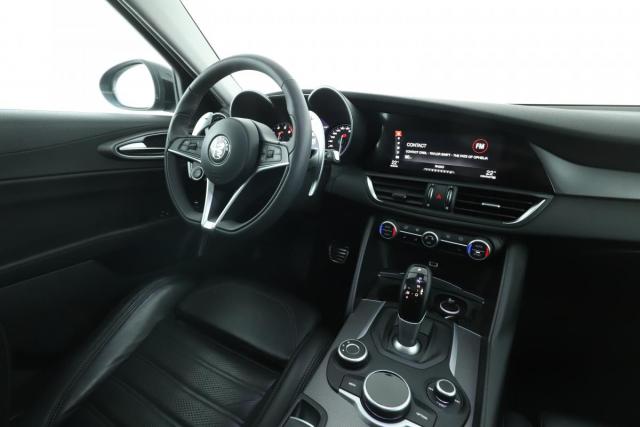 Alfa Romeo Giulia image 5