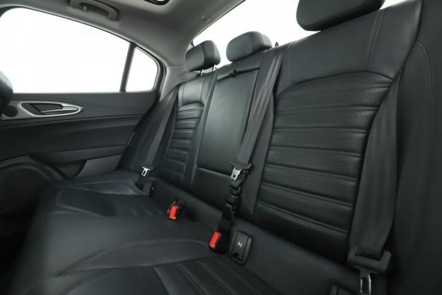 Alfa Romeo Giulia image 3