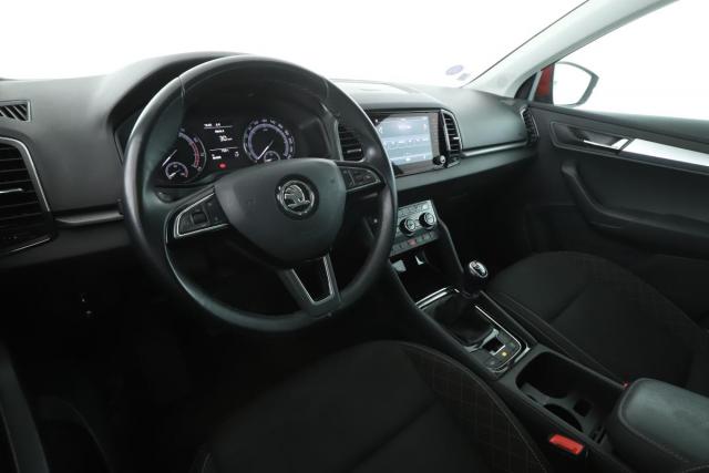 Skoda Karoq image 8