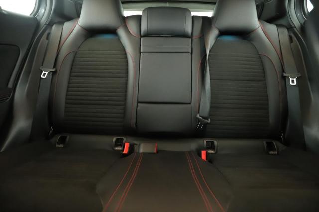 Mercedes Benz Gla image 6