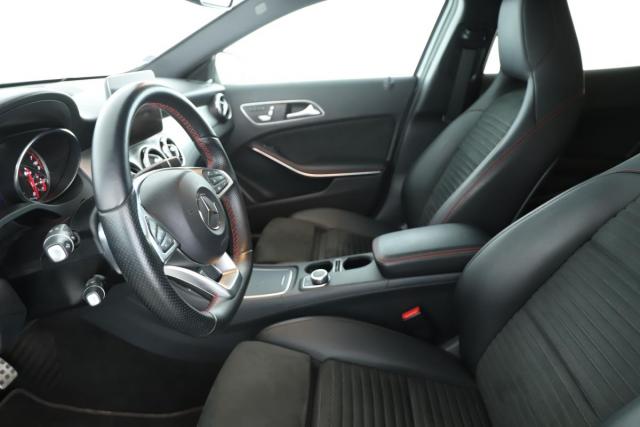 Mercedes Benz Gla image 8