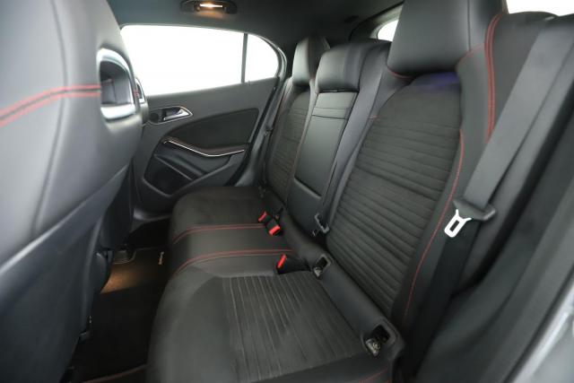 Mercedes Benz Gla image 5