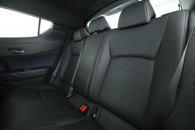 Toyota C-Hr image 9